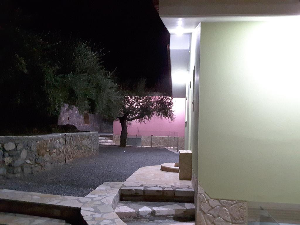 Shiraz Villas กาลามาตา ภายนอก รูปภาพ